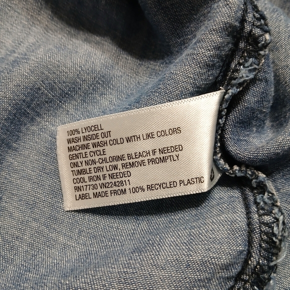 Universal Thread Denim Tank Top With Frayed Hem - Picture 6 of 6